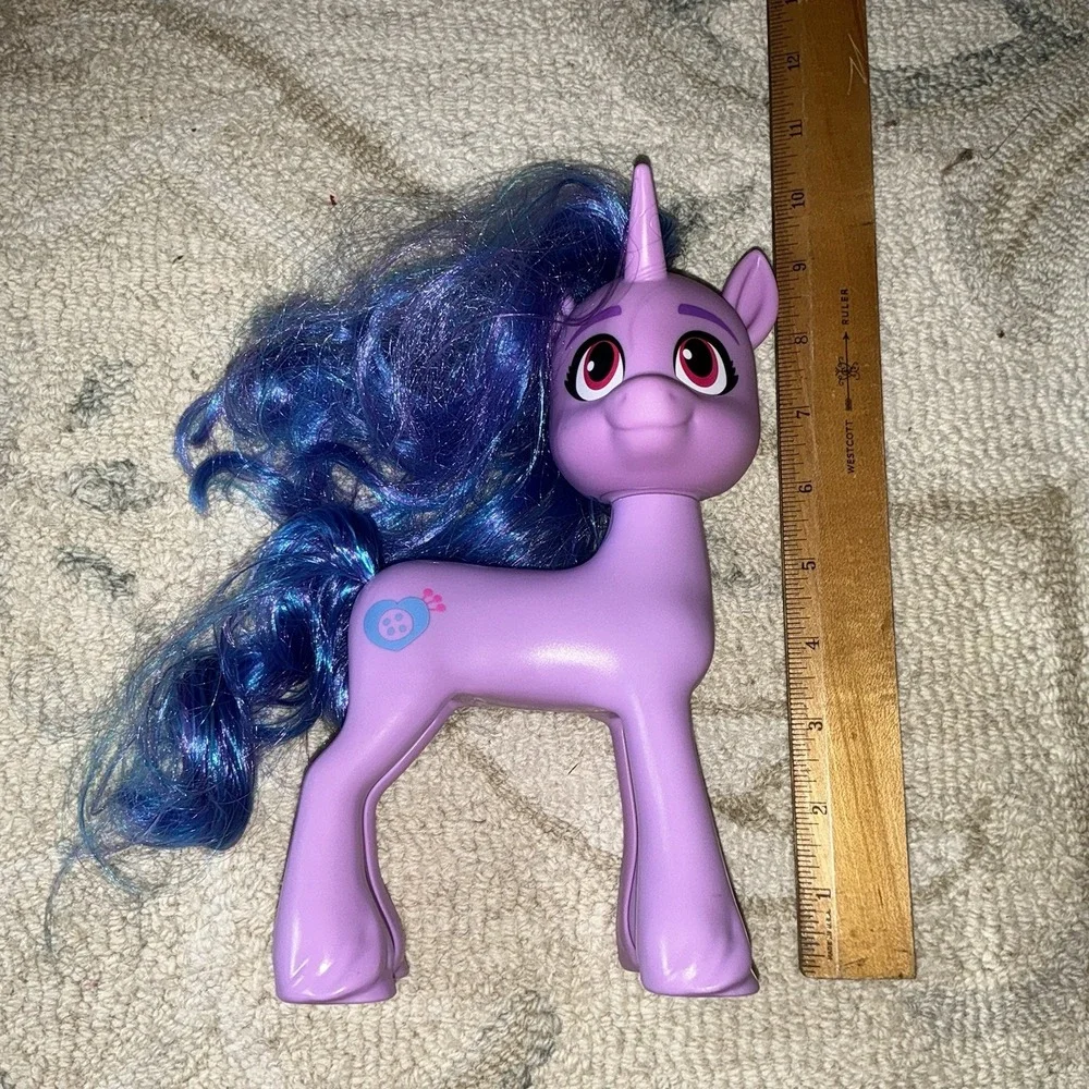 My Little Pony Izzy Moonbow Unicorn Party Brushable Hair and Tail 9